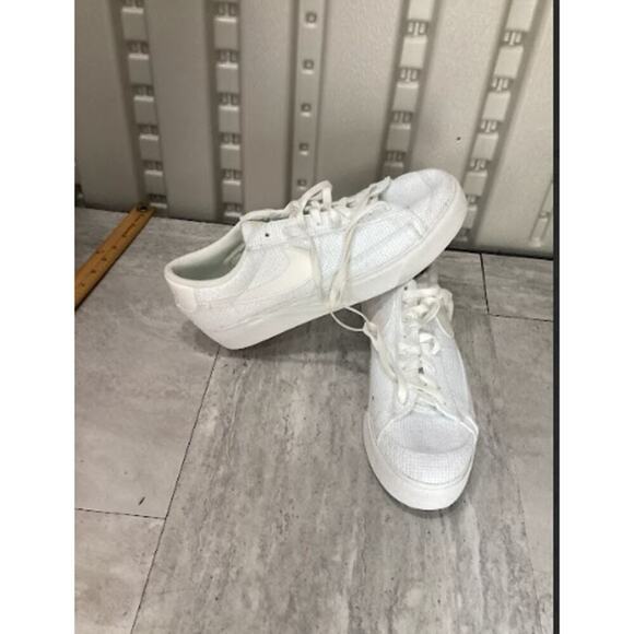 ~Nike Blazer Low Platform ESS Woven White Low-top Stylish Sneaker NEW size 12 - Picture 3 of 7